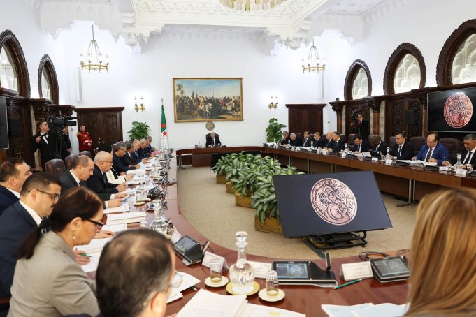 Le Conseil des ministres approuve le statut particulier de la santé et de l’éducation