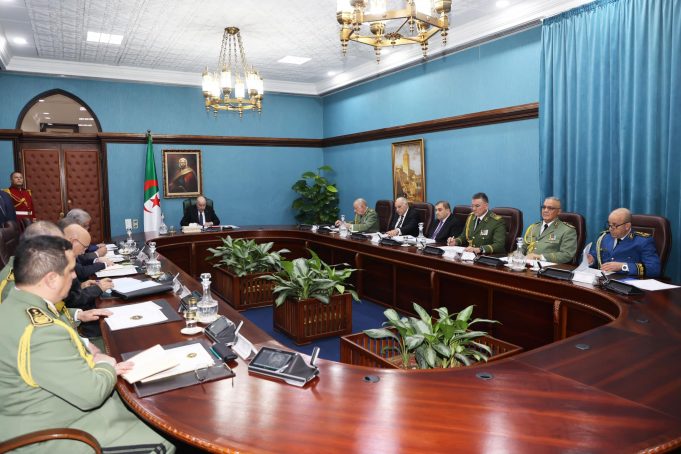 Le président de la République préside une réunion du Haut Conseil de sécurité