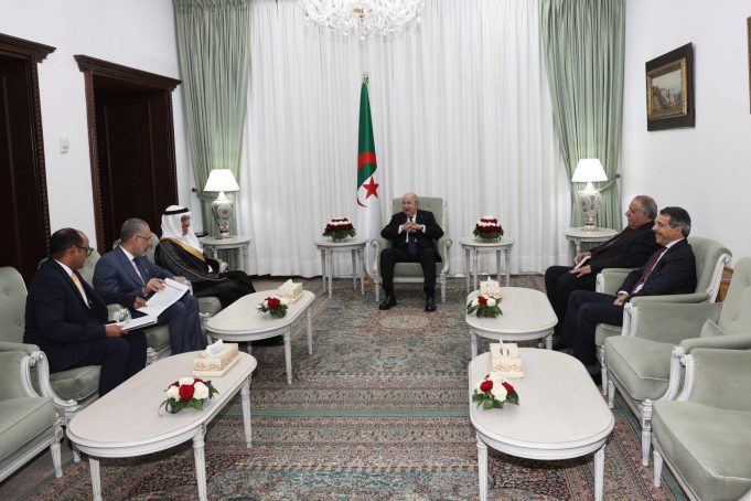 Le président de la République reçoit le président du Groupe de la BID