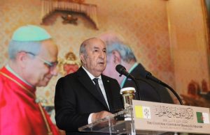 Tebboune : « L’Algérie disponible à poursuivre la coopération avec le Vatican pour répandre le dialogue et la coexistence »