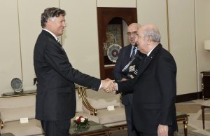 Le président Tebboune reçoit le secrétaire d’Etat adjoint américain et le Commandant de l’Africom
