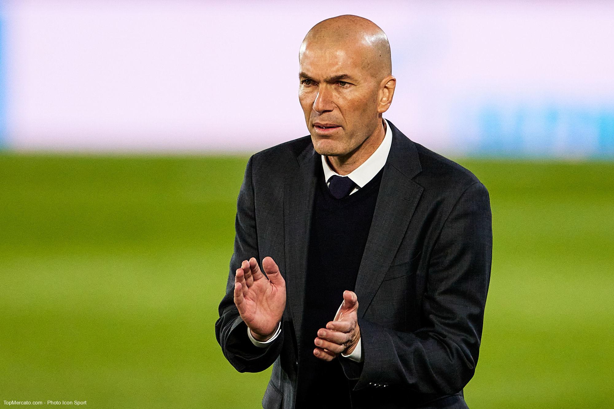 Football: Zidane quitte son poste d'entraîneur du Real Madrid - Times ...