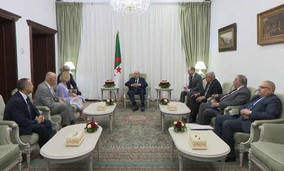 3493a0c6cc585ef369bc8d37bfea6f14_M