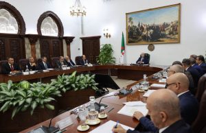 IATF 2025 : le président Tebboune préside une réunion de travail consacrée aux préparatifs de la cérémonie d’ouverture