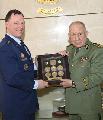 Le Général d’Armée Chanegriha reçoit le Commandant d’Africom