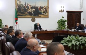 Conseil des ministres : Tebboune ordonne la mise en place de laboratoires dans les ports et les aéroports pour le contrôle des produits