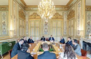 Sayoud reçu à Paris par le président français Emmanuel Macron