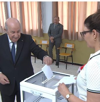 Législatives : le président de la République accomplit son devoir électoral