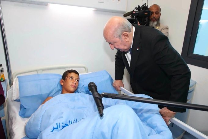 Incendies : Tebboune s’enquiert à l’hôpital des grands brûlés de Zéralda de l’état des blessés