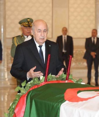 Arrivée à Alger de la dépouille du défunt Boualem Boualem